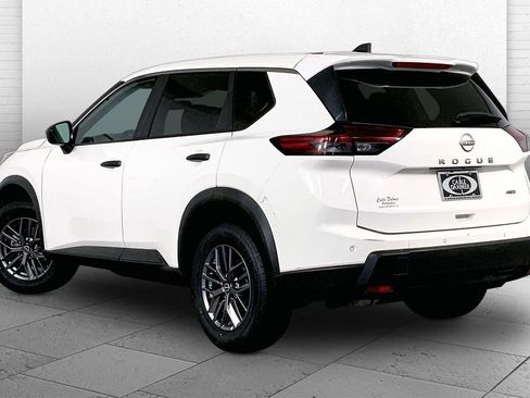 Used 2024 Nissan Rogue S AWD/4WD image 11