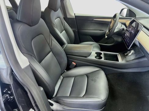 Used 2025 Tesla Model Y Long Range AWD/4WD image 27