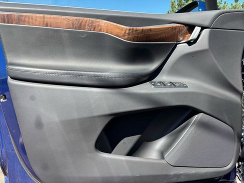 Used 2020 Tesla Model X Long Range image 9