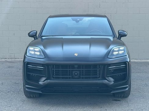 Used 2025 Porsche Cayenne Turbo GT AWD/4WD image 16