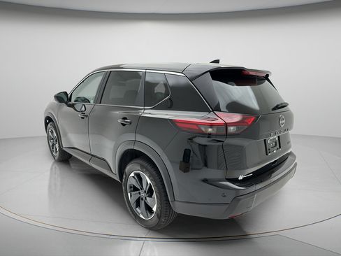 Used 2025 Nissan Rogue SV AWD/4WD image 6