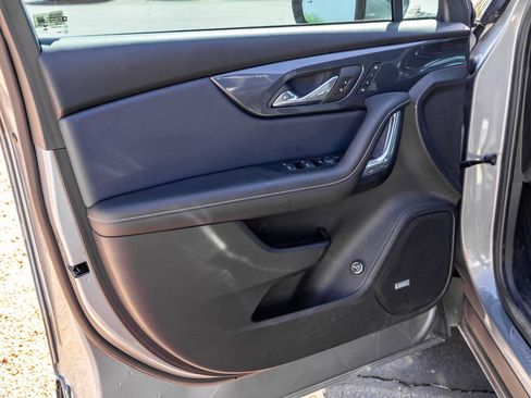 Used 2024 Chevrolet Blazer RS w/ Enhanced Convenience Package FWD image 10