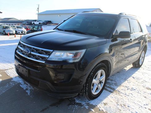 Used 2018 Ford Explorer FWD image 2