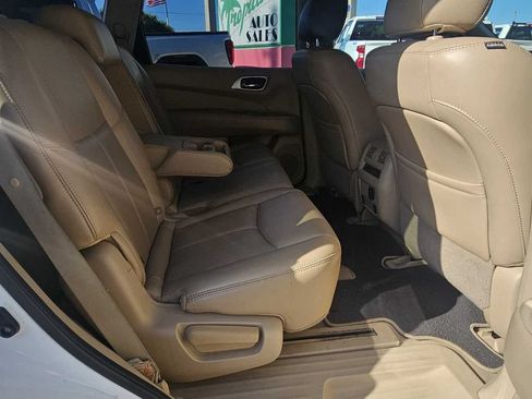 Used 2014 Nissan Pathfinder Platinum FWD image 25