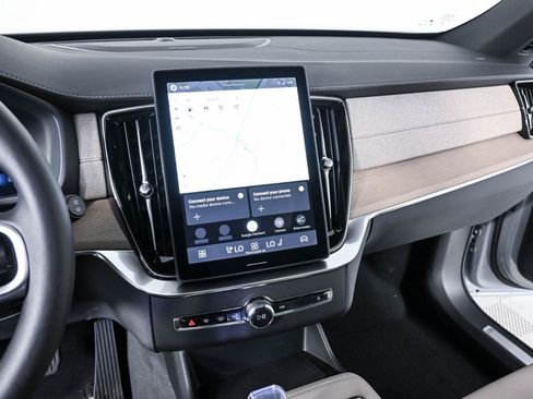 New 2026 Volvo XC90 B6 Plus w/ Protection Package Premier AWD/4WD image 6
