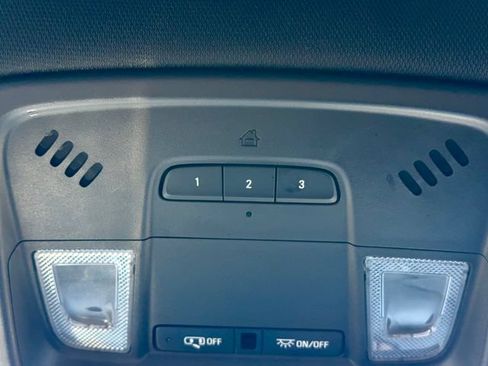 Used 2022 Chevrolet Traverse LT AWD/4WD image 26