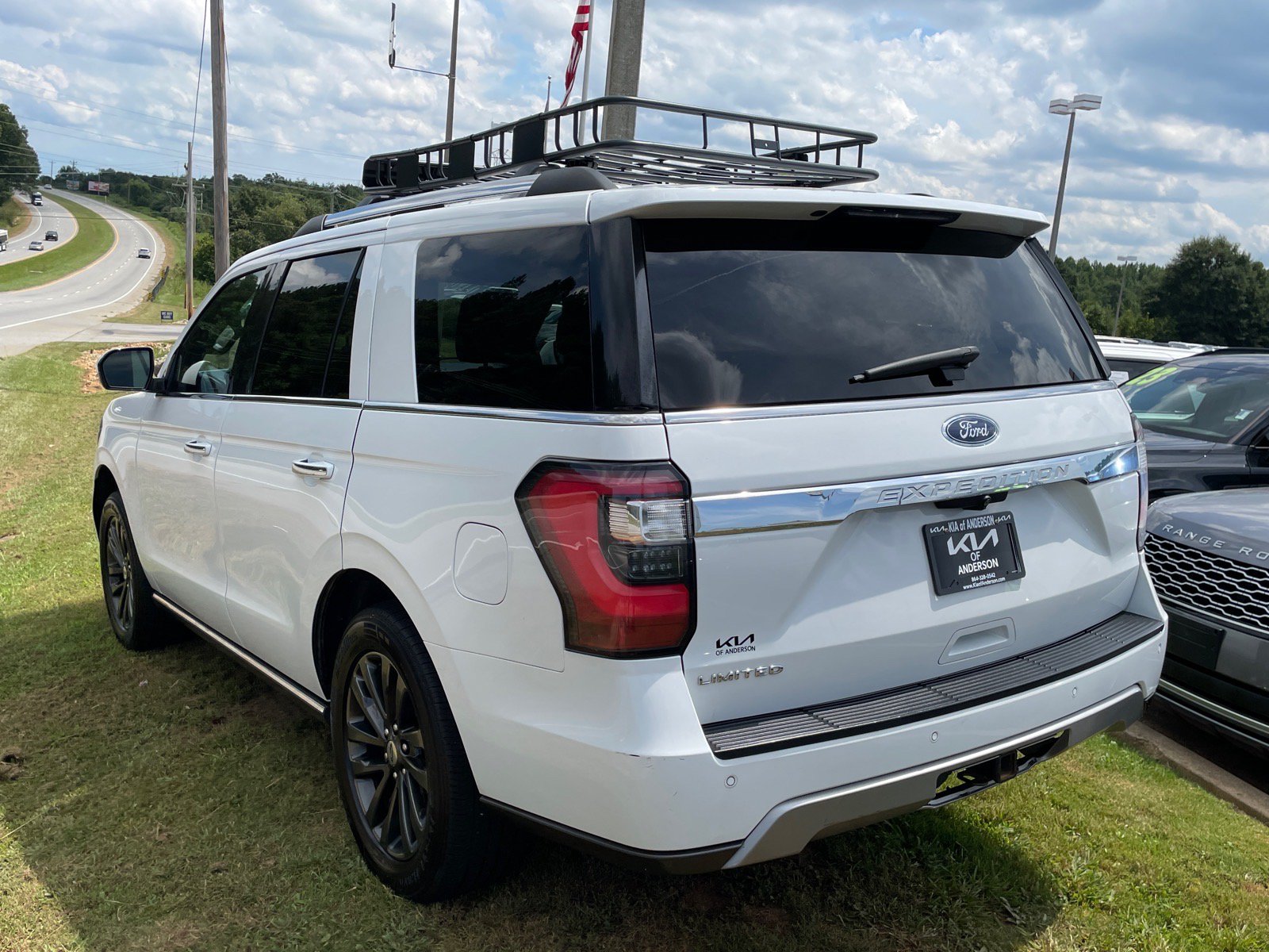 Used 2021 Ford Expedition Limited RWD image 2