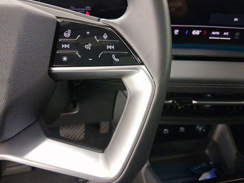 Used 2025 Audi Q6 e-tron Premium Plus image 22