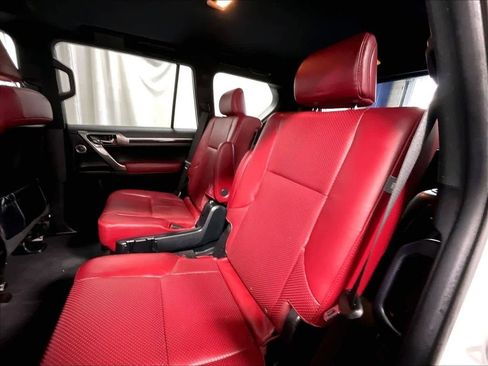 Used 2023 Lexus GX 460 Luxury w/ Sport Design Package AWD/4WD image 18