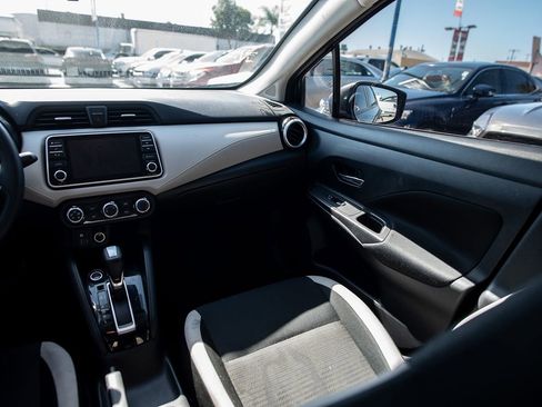 Used 2021 Nissan Versa SV image 18