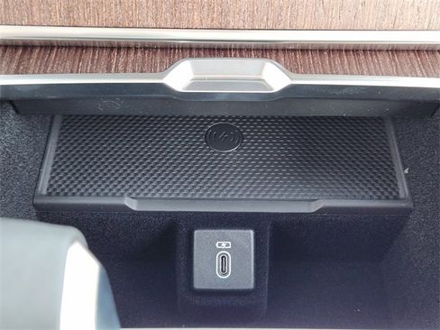 New 2026 Land Rover Range Rover SE image 14