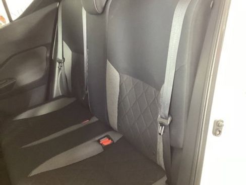 Used 2018 Nissan Kicks S image 10