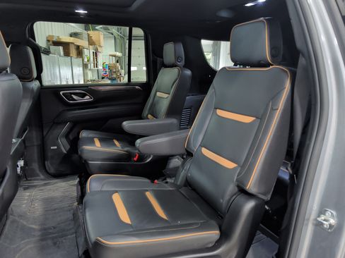 Used 2023 GMC Yukon XL AT4 AWD/4WD image 8