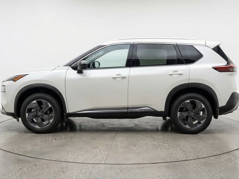 Used 2025 Nissan Rogue SV image 5