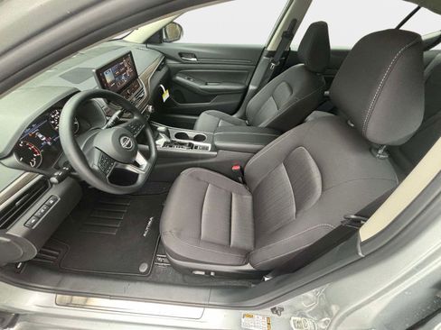 New 2025 Nissan Altima 2.5 SV w/ SV Special Edition Package image 17