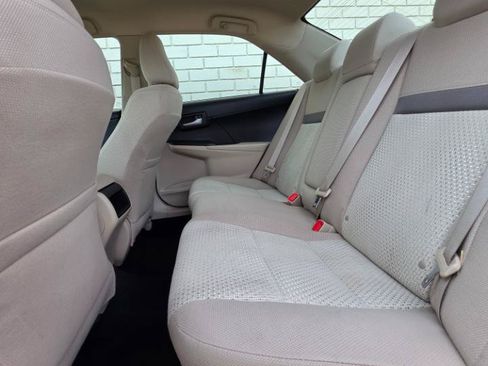 Used 2014 Toyota Camry LE FWD image 12