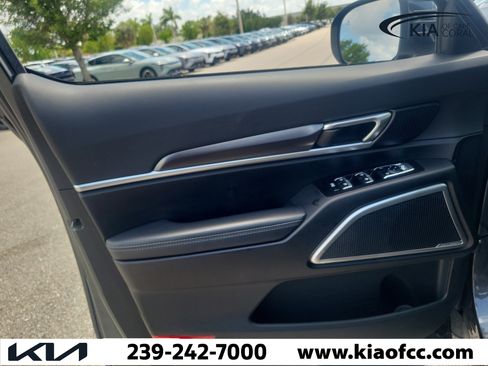 Certified 2024 Kia Telluride LX FWD image 23