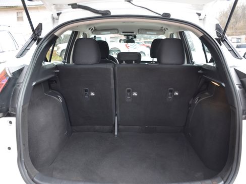 Used 2022 Nissan Kicks S image 17