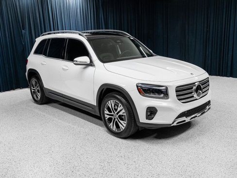 New 2026 Mercedes-Benz GLB 250 image 3