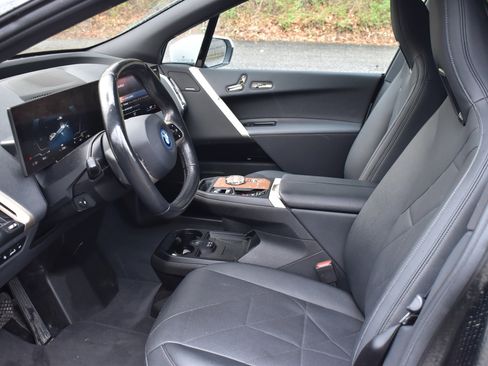 Used 2022 BMW iX xDrive50 w/ Premium Package image 21