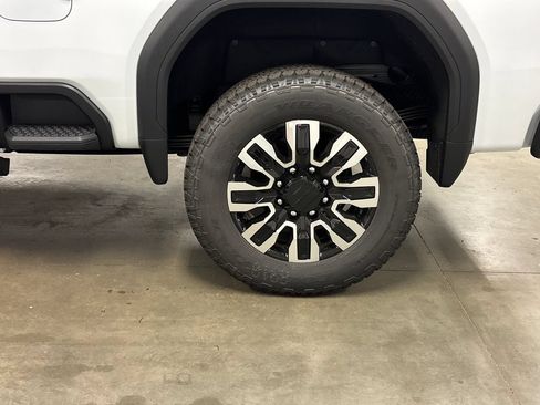 New 2026 GMC Sierra 2500 Denali Ultimate AWD/4WD image 13