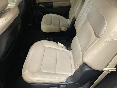 Used 2020 Ford Explorer Limited image 24