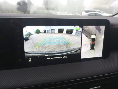 New 2025 Nissan Kicks SR image 18