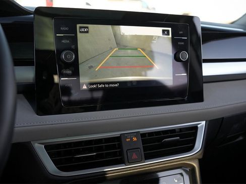 New 2025 Volkswagen Taos SE image 19