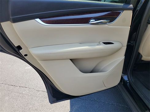 Used 2017 Cadillac XT5 Premium Luxury image 12