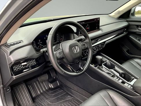Used 2025 Honda Accord EX-L image 16