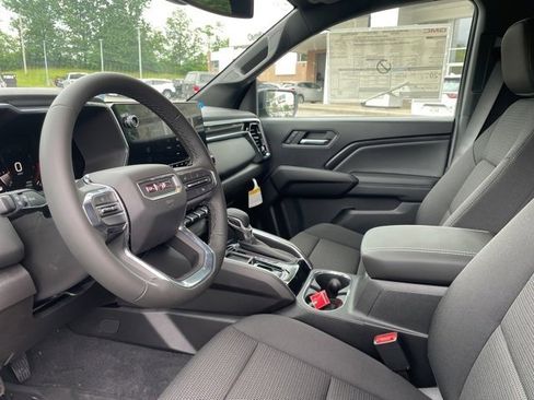 New 2025 GMC Canyon Elevation w/ Convenience Package image 4