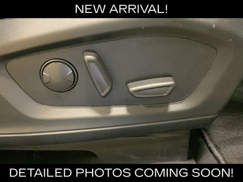 Used 2022 Ford Explorer XLT w/ Equipment Group 202A AWD/4WD image 12