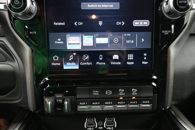 New 2027 RAM 3500 Big Horn AWD/4WD image 24