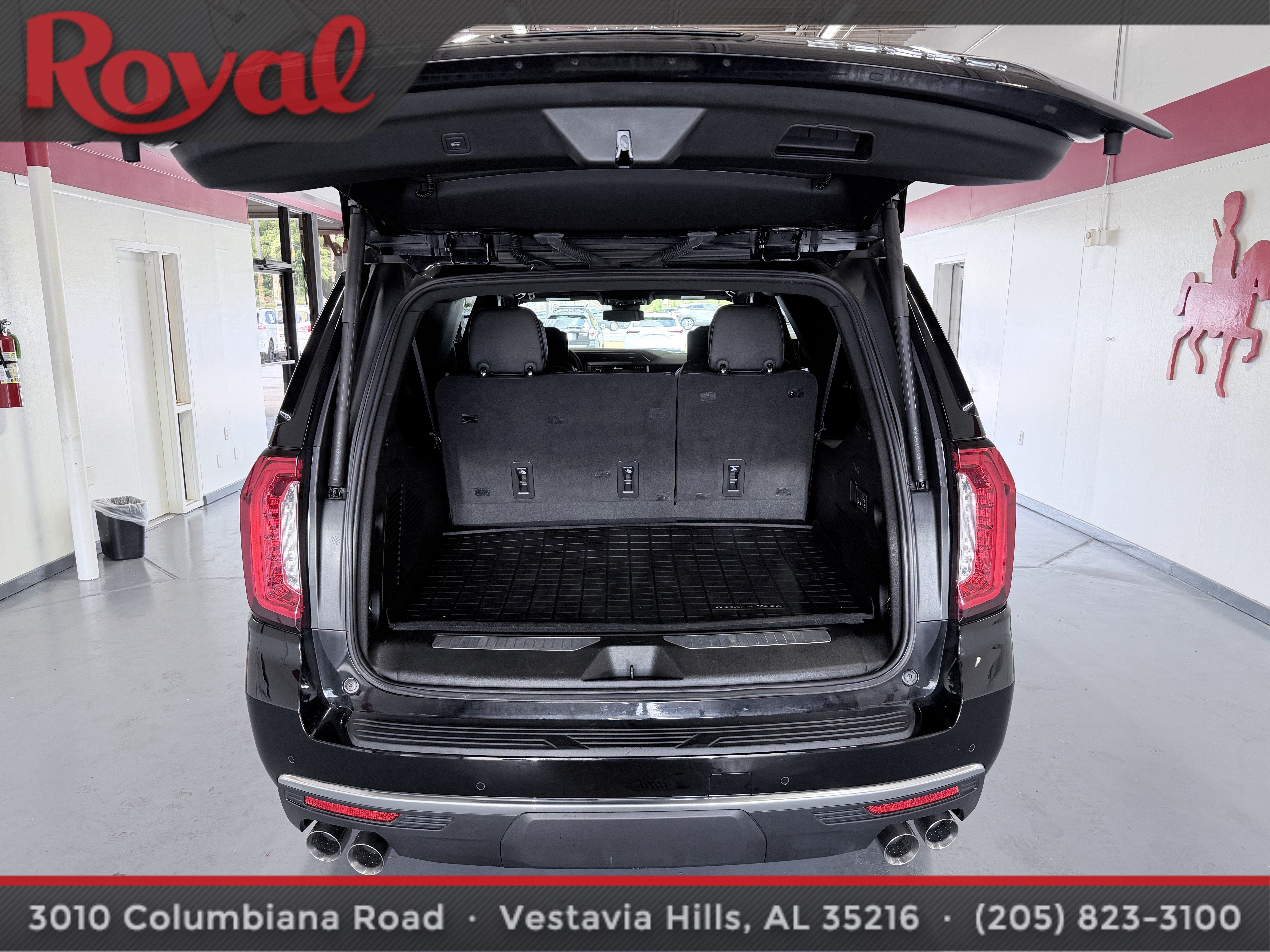 Used 2024 GMC Yukon XL Denali RWD image 6