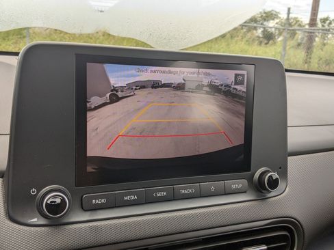 Used 2023 Hyundai Kona SE w/ Cargo Package image 15