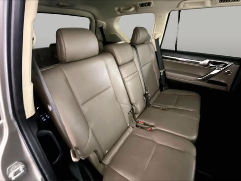Used 2022 Lexus GX 460 Luxury w/ Accessory Package AWD/4WD image 19