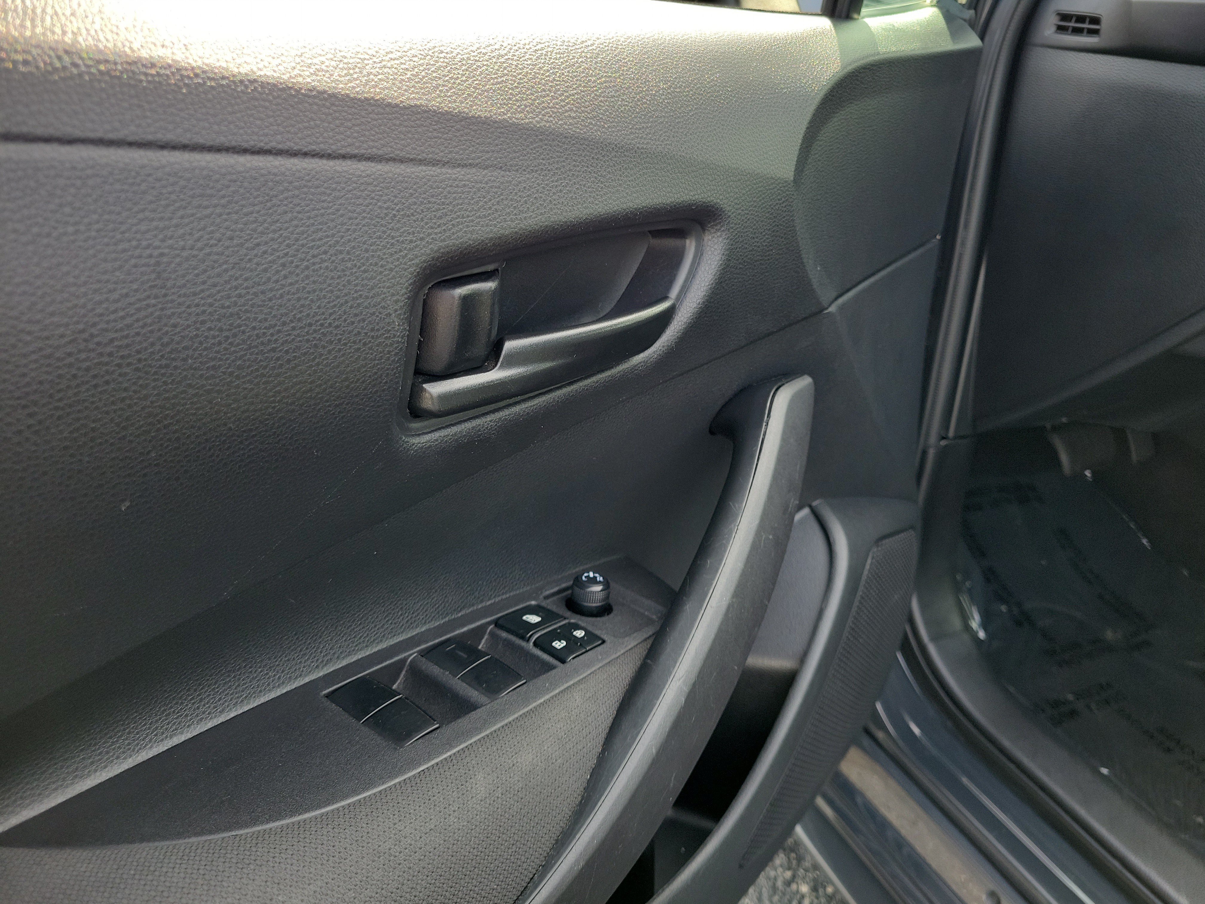 Used 2024 Toyota Corolla LE FWD image 18