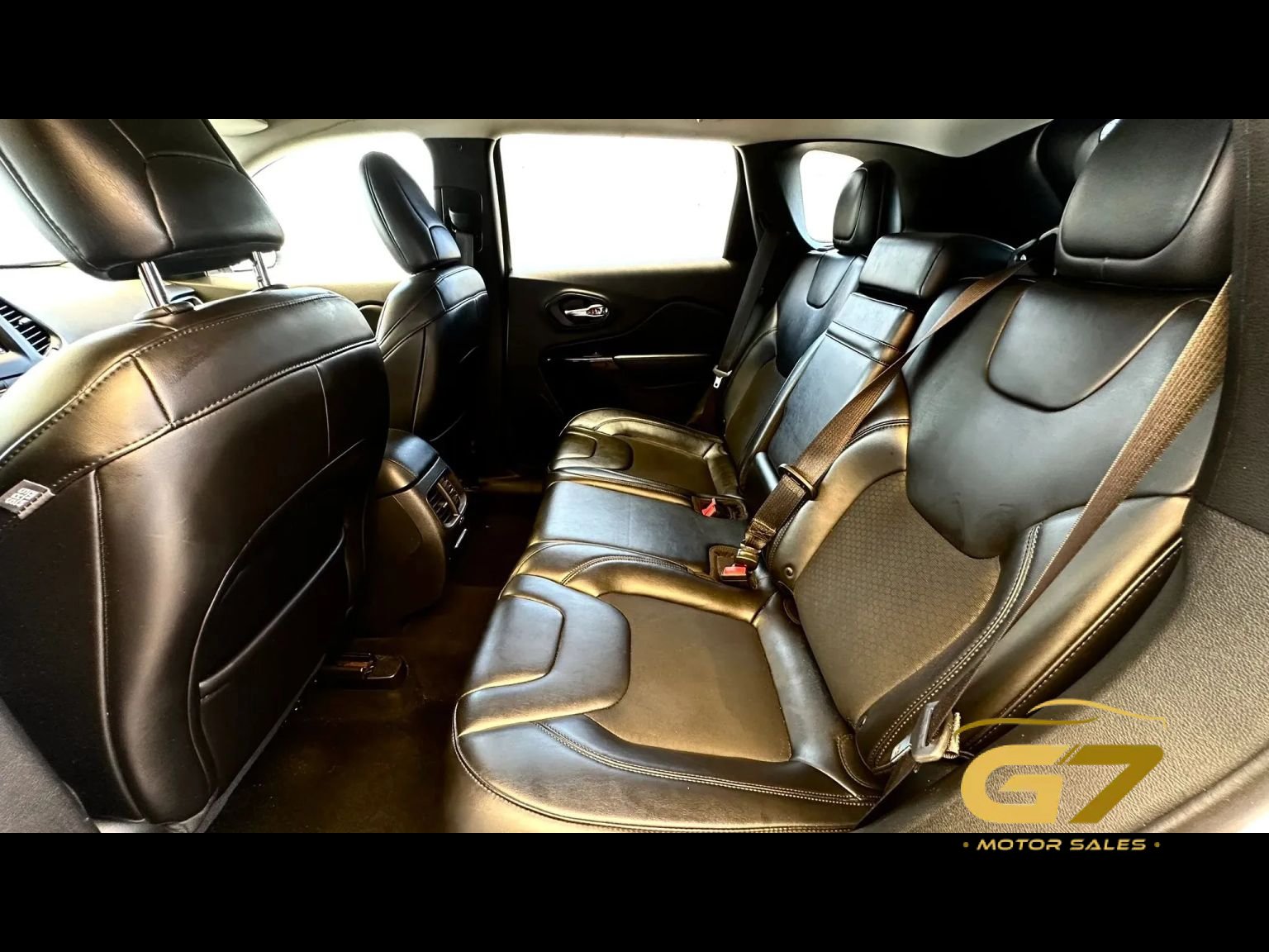Used 2019 Jeep Cherokee Latitude Plus FWD image 13