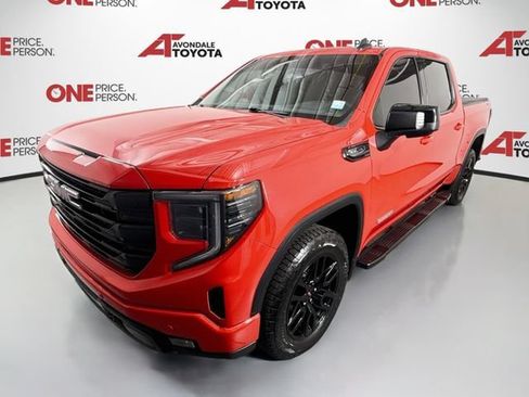 Used 2025 GMC Sierra 1500 Elevation w/ Elevation Premium Package AWD/4WD image 3