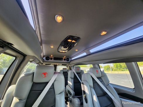 Used 2023 Chevrolet Express 2500 Extended image 52