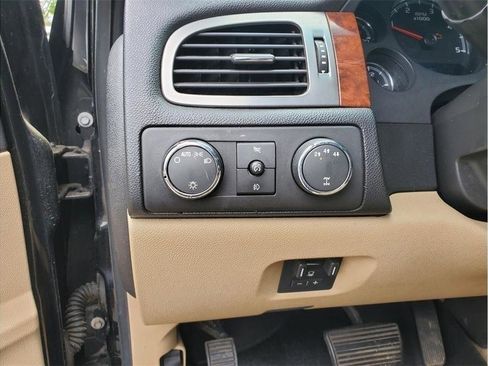 Used 2007 Chevrolet Silverado 2500 LTZ w/ Safety Package AWD/4WD image 31