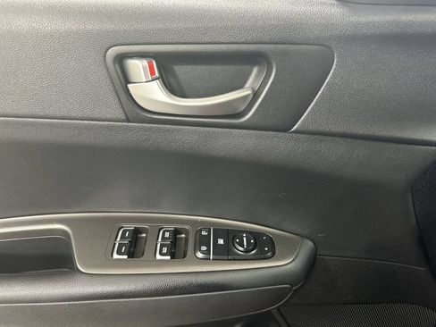 Used 2019 Kia Optima S FWD image 11