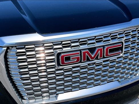 Used 2021 GMC Yukon Denali AWD/4WD image 30