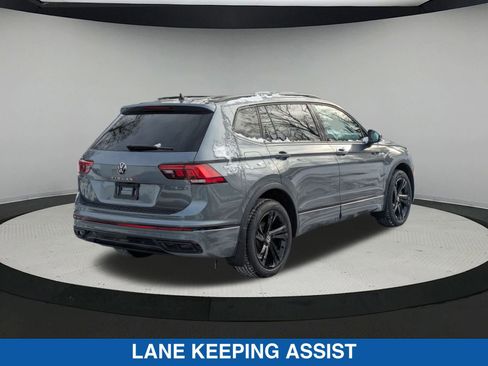 Used 2023 Volkswagen Tiguan SE R-Line image 4