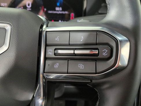 Certified 2025 GMC Acadia Elevation AWD/4WD image 23