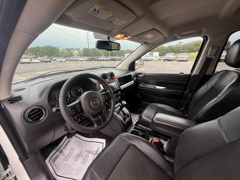 Used 2014 Jeep Compass Latitude AWD/4WD image 13