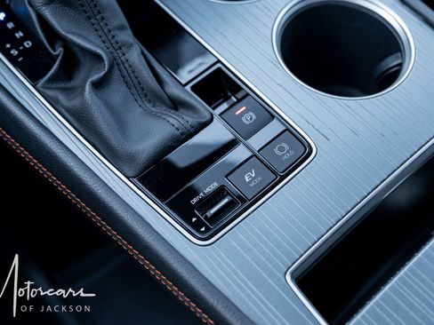 Used 2023 Toyota Sienna XSE image 23