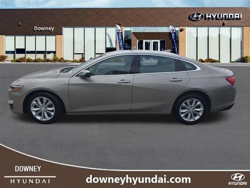 Used 2023 Chevrolet Malibu LT FWD image 2