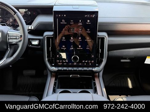 New 2026 GMC Yukon Denali w/ Denali Reserve Package AWD/4WD image 13
