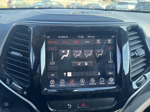 Used 2019 Jeep Cherokee Limited image 22